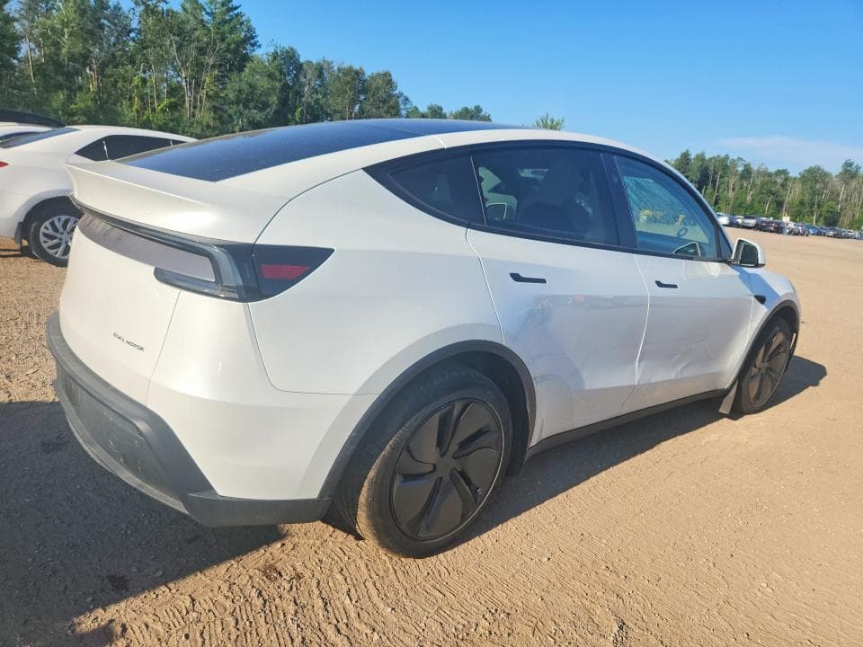 2026 TESLA MODEL Y 3