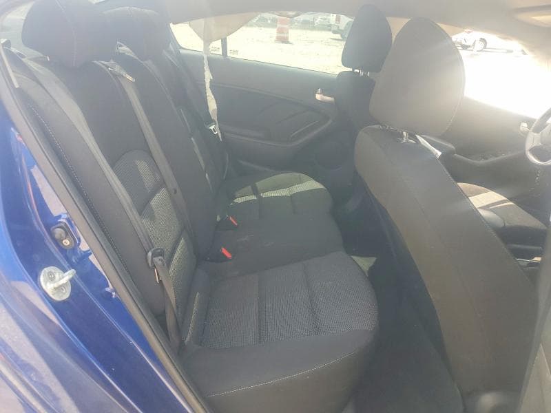 2017 KIA FORTE LX 10