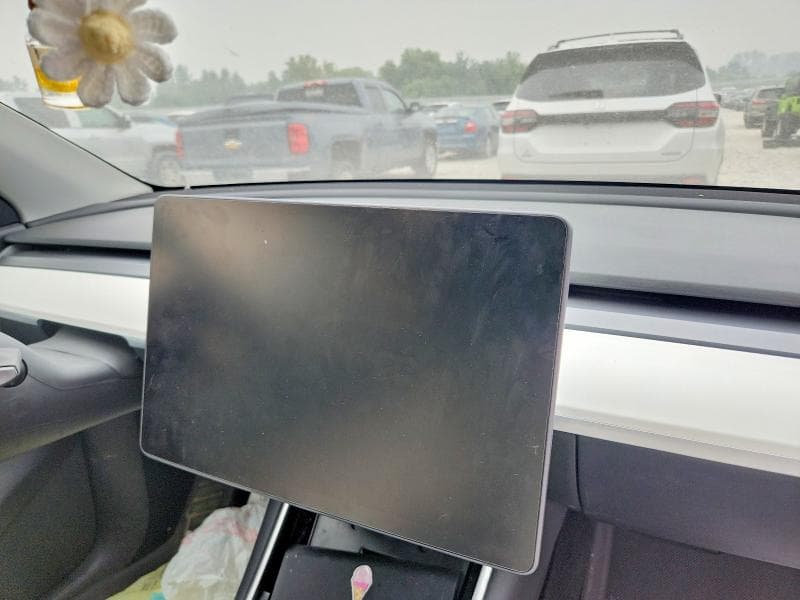 2021 TESLA MODEL Y 9