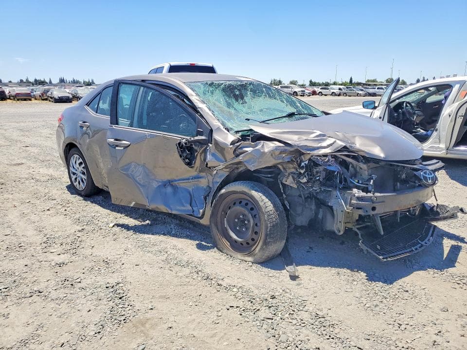 2017 TOYOTA COROLLA LE 4