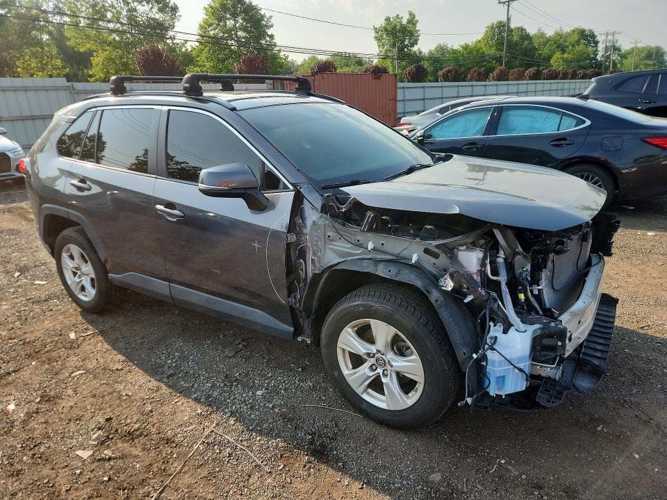 2019 TOYOTA RAV4 XLE 4