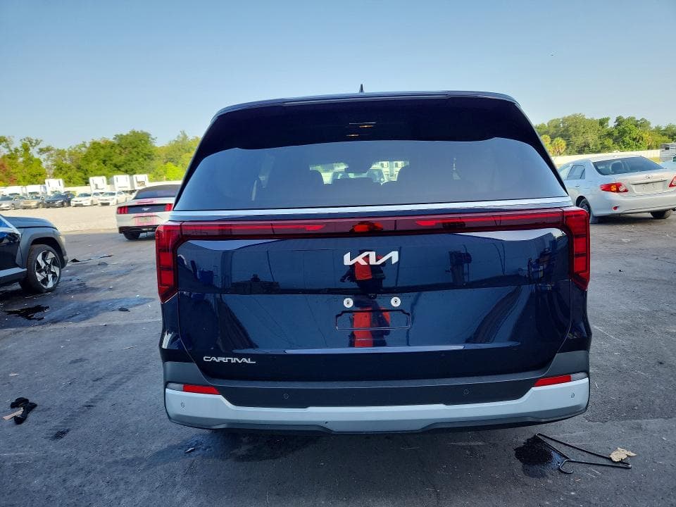 2026 KIA CARNIVAL EX 6