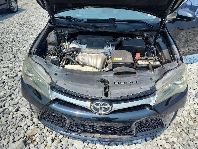 2017 TOYOTA CAMRY SE 11