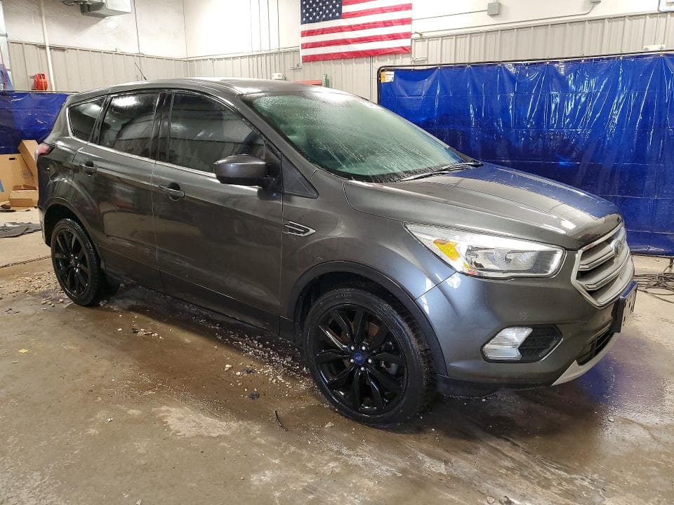 2017 FORD ESCAPE SE 4
