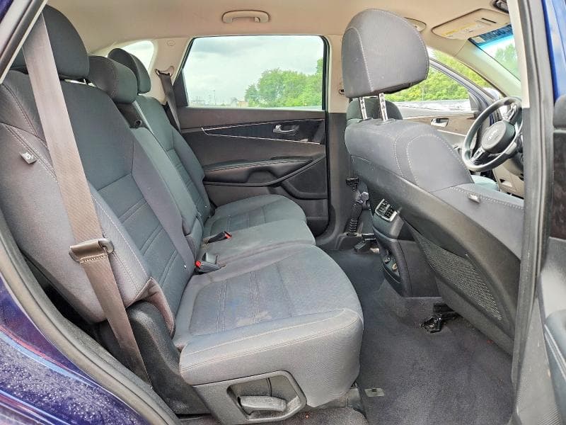 2018 KIA SORENTO LX V6 11