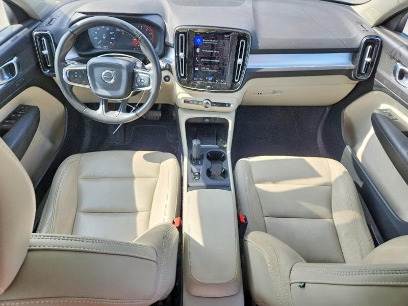 2019 VOLVO XC40 T5 MOMENTUM 8