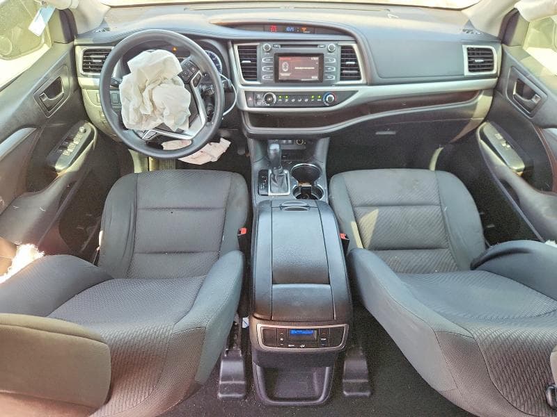2018 TOYOTA HIGHLANDER LE 8