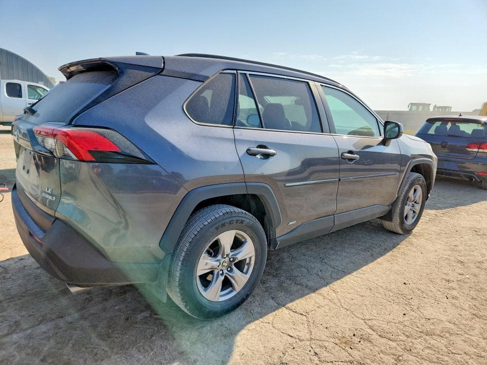 2024 TOYOTA RAV4 LE 3