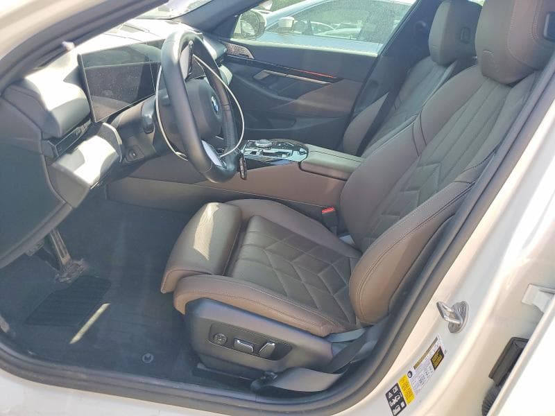2024 BMW 530 XI 7