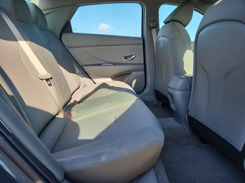 2024 HYUNDAI ELANTRA SE 10