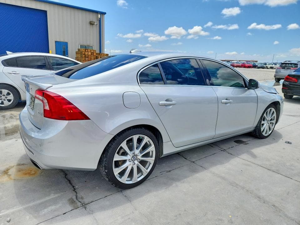 2017 VOLVO S60 PLATINUM 3