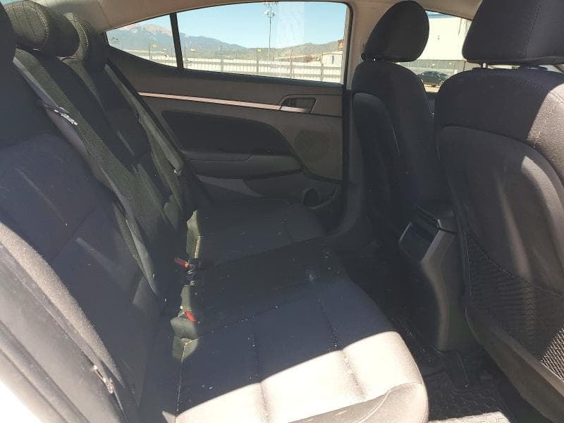 2017 HYUNDAI ELANTRA 10