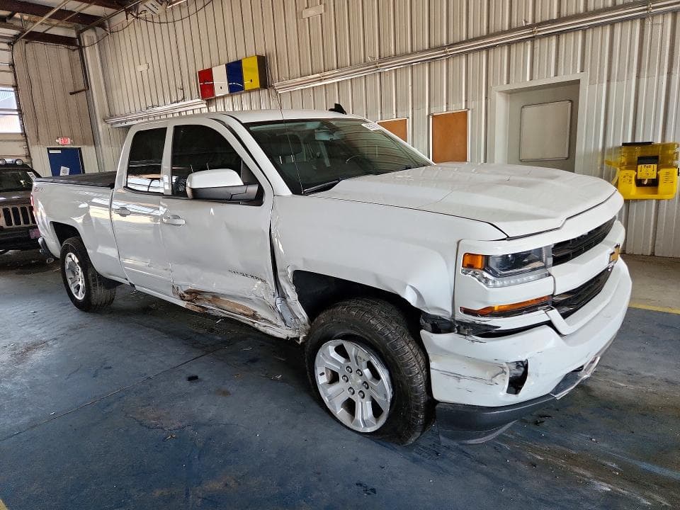 2017 CHEVROLET SILVERADO K1500 LT 4