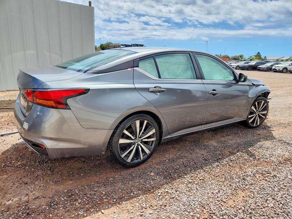 2021 NISSAN ALTIMA SR 3