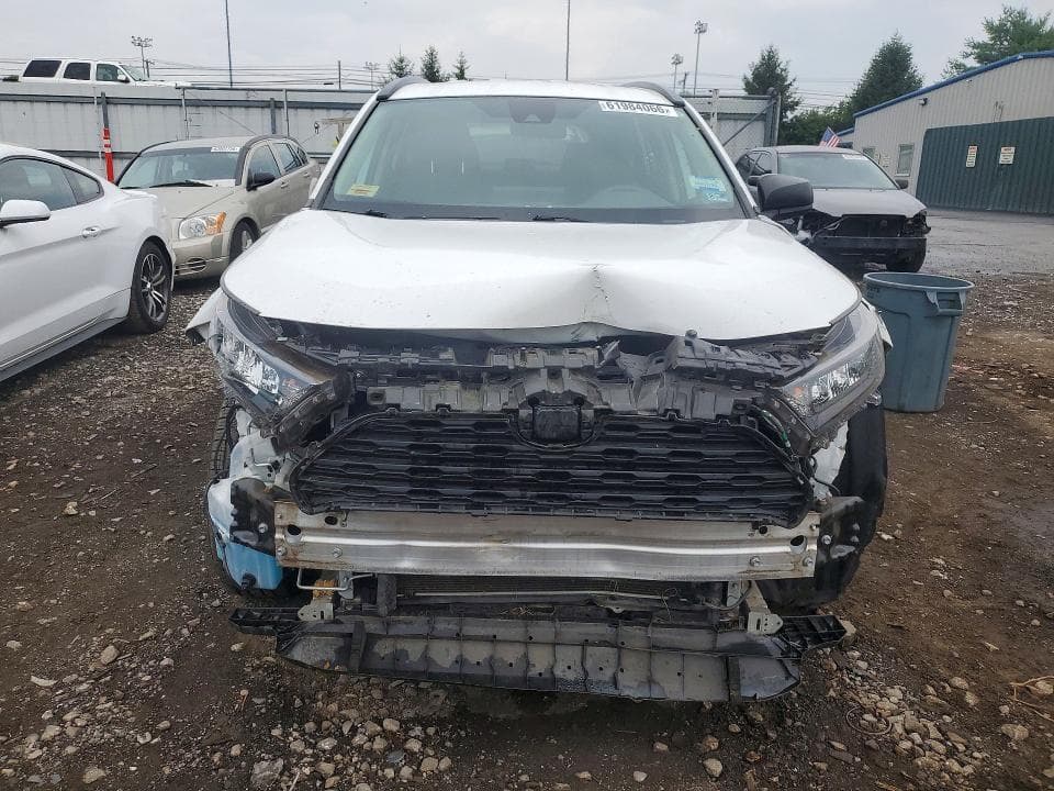 2019 TOYOTA RAV4 LE 5