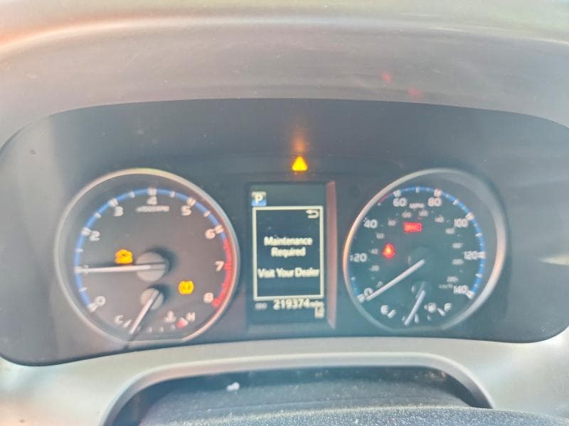 2018 TOYOTA RAV4 LE 9