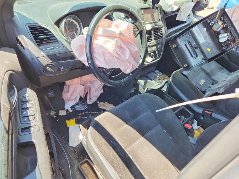 2017 DODGE GRAND CARAVAN SE 8
