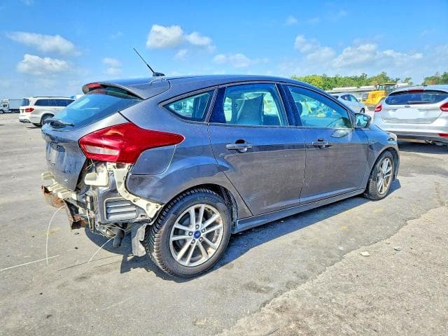 2017 FORD FOCUS SE 3