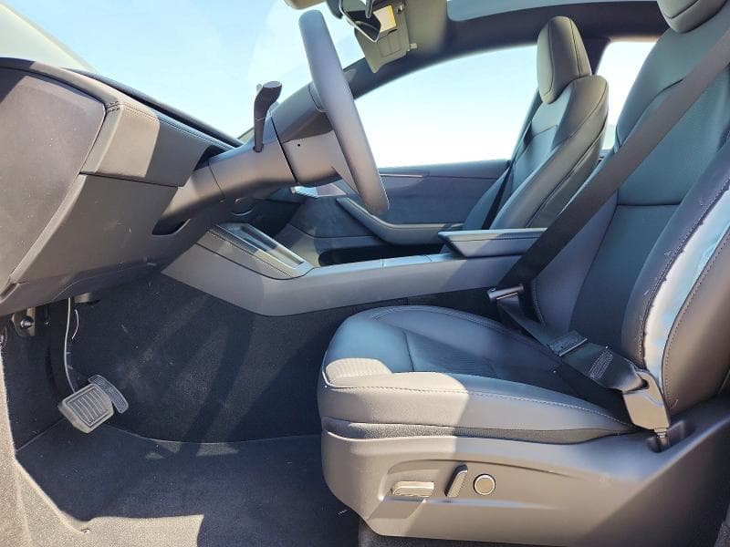 2026 TESLA MODEL Y 7