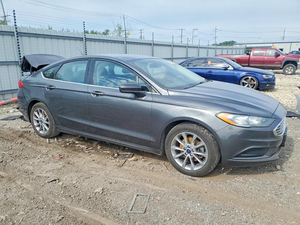 2017 FORD FUSION SE 4