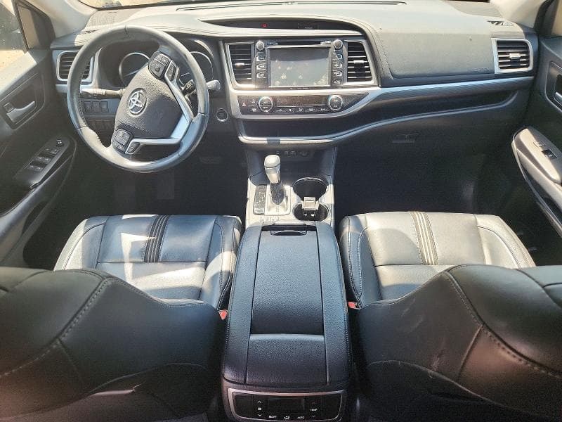 2018 TOYOTA HIGHLANDER SE 8
