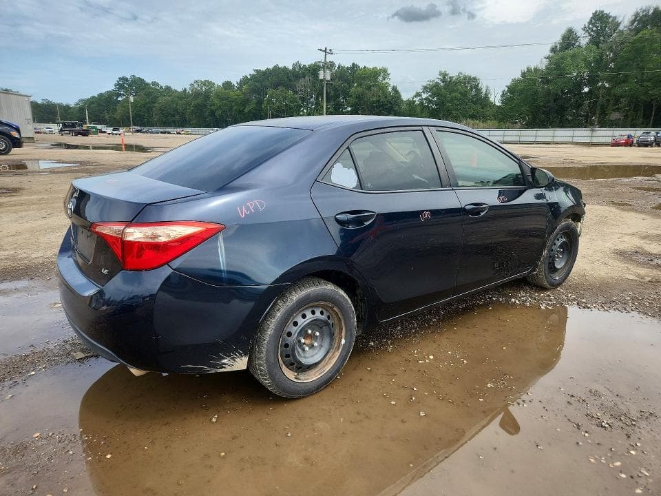 2017 TOYOTA COROLLA LE 3