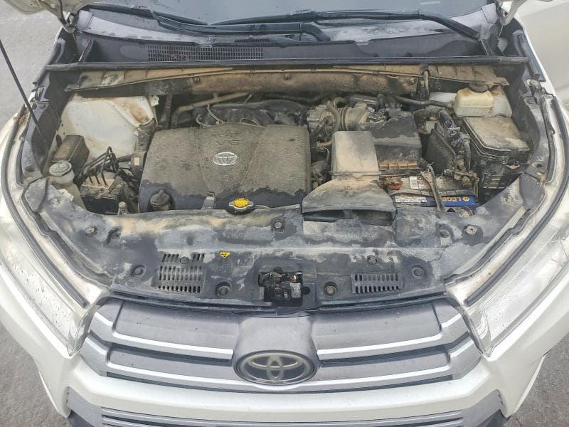 2017 TOYOTA HIGHLANDER XLE 12