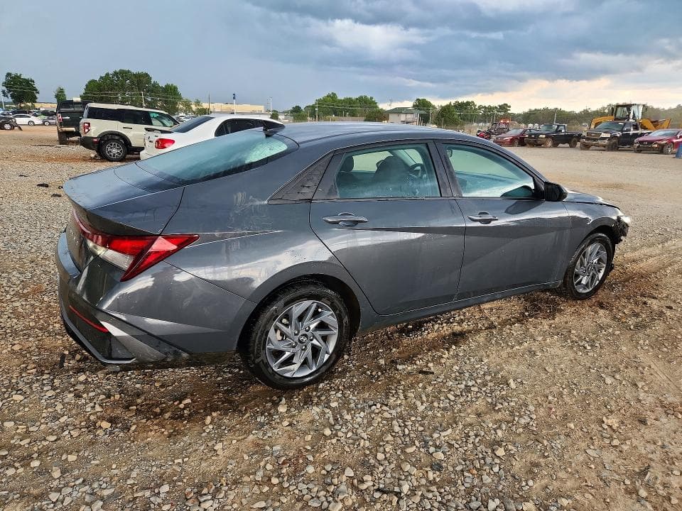 2024 HYUNDAI ELANTRA SEL 3