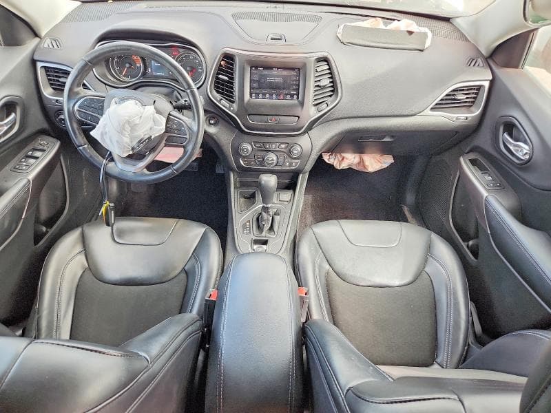 2019 JEEP CHEROKEE LATITUDE PLUS 8