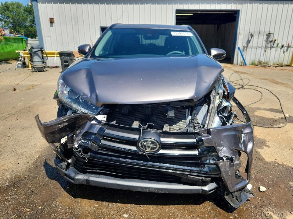 2018 TOYOTA HIGHLANDER SE 5