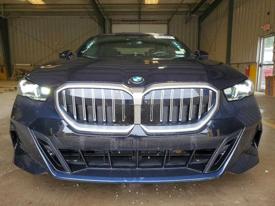 2025 BMW 540 XI 5