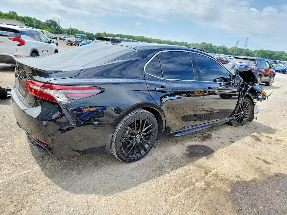 2023 TOYOTA CAMRY XSE 3