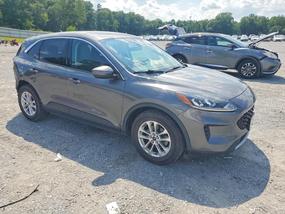 2021 FORD ESCAPE SE 4