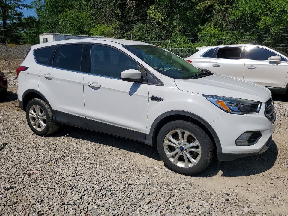 2019 FORD ESCAPE SE 4