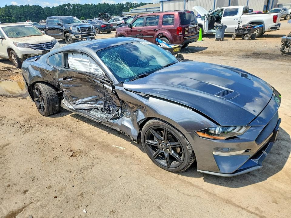 2020 FORD MUSTANG 4
