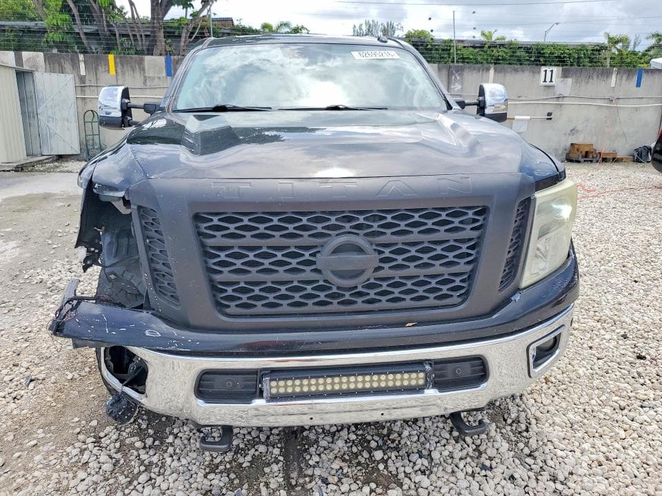 2017 NISSAN TITAN XD SL 5