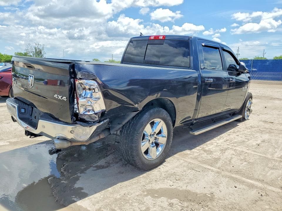 2017 RAM 1500 SLT 3