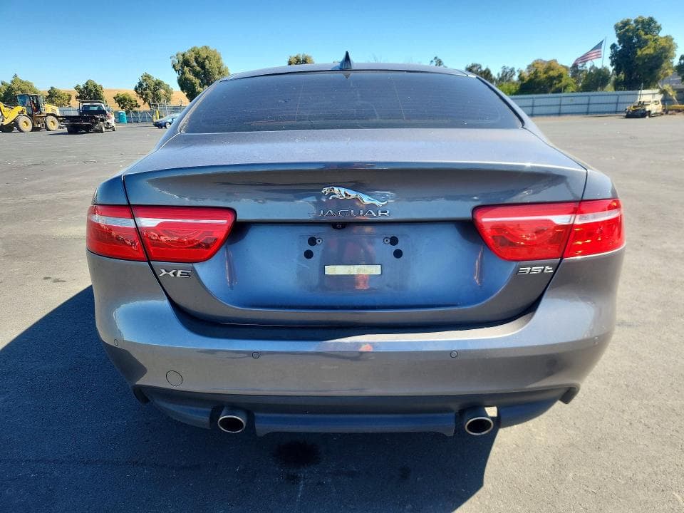 2017 JAGUAR XE PRESTIGE 6
