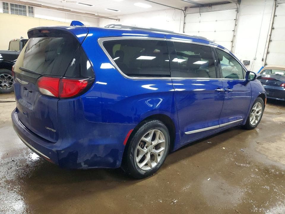 2019 CHRYSLER PACIFICA LIMITED 3