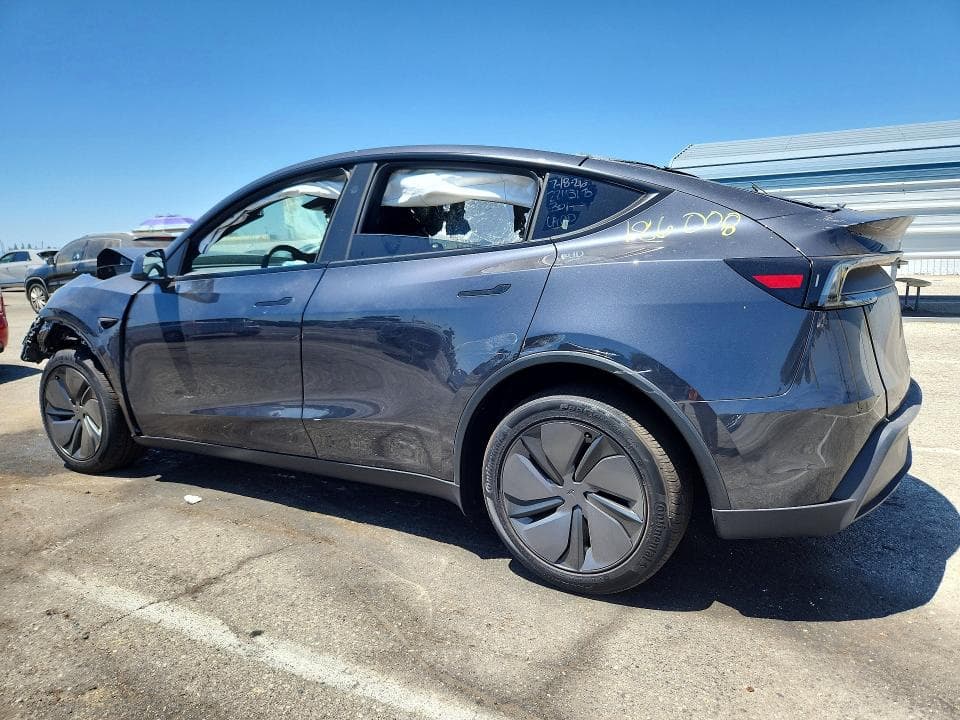2026 TESLA MODEL Y 2