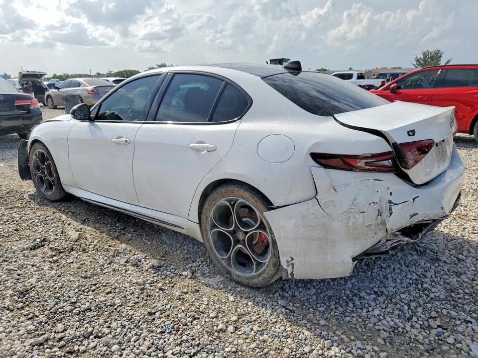2021 ALFA ROMEO GIULIA TI 2