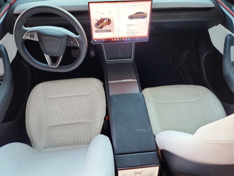 2026 TESLA MODEL Y 8
