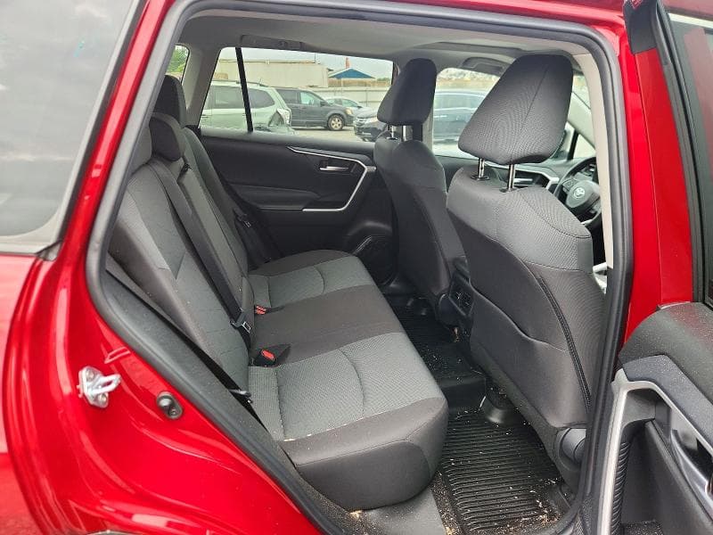 2024 TOYOTA RAV4 XLE 11