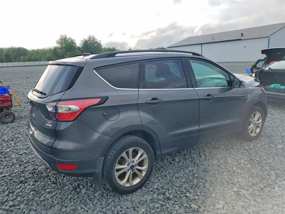 2017 FORD ESCAPE SE 3