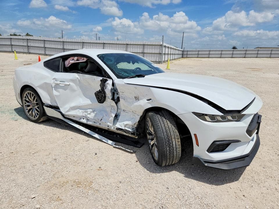2024 FORD MUSTANG 4