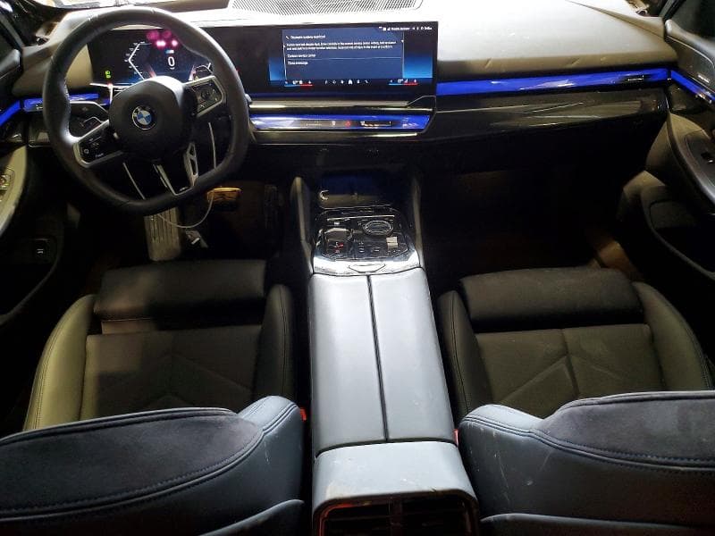 2025 BMW 540 XI 8