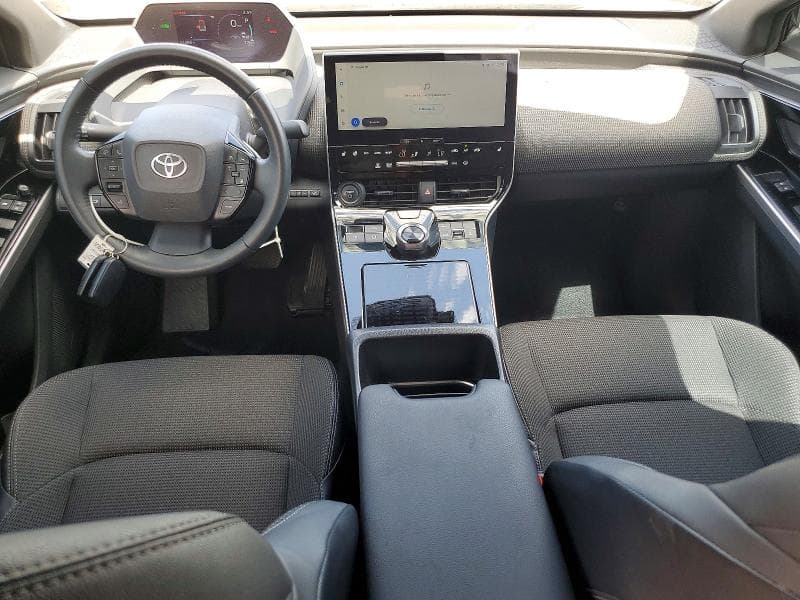 2024 TOYOTA BZ4X XLE 8