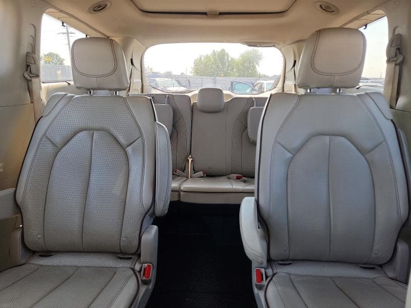 2019 CHRYSLER PACIFICA LIMITED 10