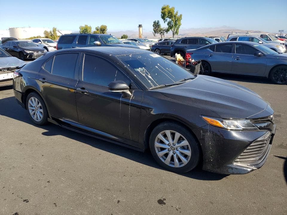 2020 TOYOTA CAMRY LE 4