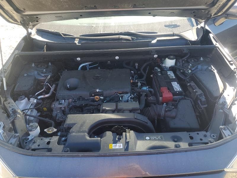 2021 TOYOTA RAV4 XLE 12